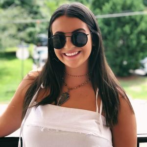 Meet your Posher, Lindsay